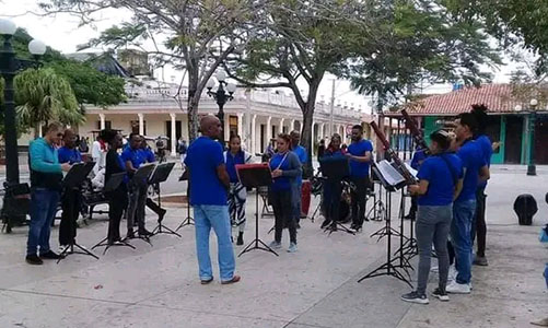 presentacion-de-las-bandas-de-concierto-en-ciego-de-avila